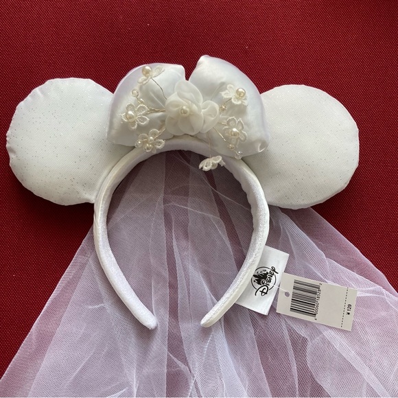 Disney Accessories - Disney Parks Bride Bridal Veil Ears White Floral Bow Minnie White Cream Headband